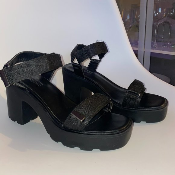 NEW CALL IT SPRING Veronika Heeled sandals - Lug soles size 8W - Picture 1 of 3